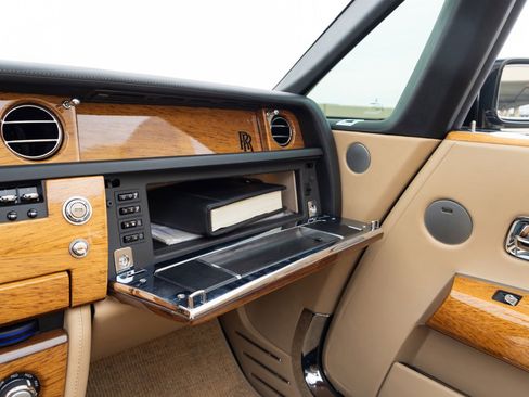 Used 2009 Rolls-Royce Phantom Drophead Coupe image 29