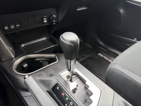 Used 2017 Toyota RAV4 XLE image 8