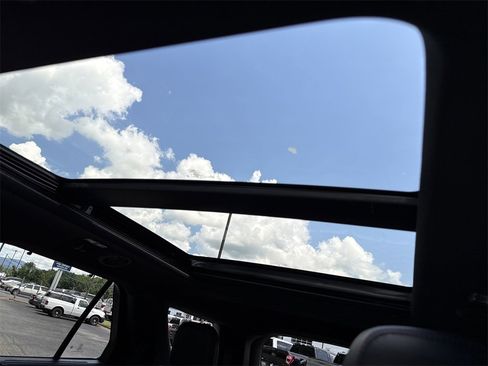 Used 2025 Ford Explorer ST image 24