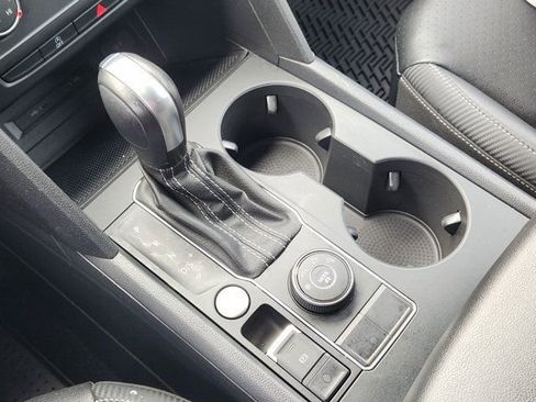 Used 2022 Volkswagen Atlas Cross Sport SE image 22