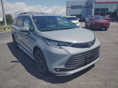 New 2026 Toyota Sienna XLE Woodland Edition