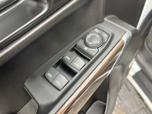 Used 2022 Chevrolet Silverado 1500 RST w/ Convenience Package II image 11