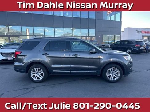 Used 2018 Ford Explorer XLT w/ Equipment Group 202A AWD/4WD image 13