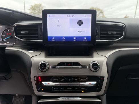 Certified 2022 Ford Explorer XLT w/ Equipment Group 202A image 16