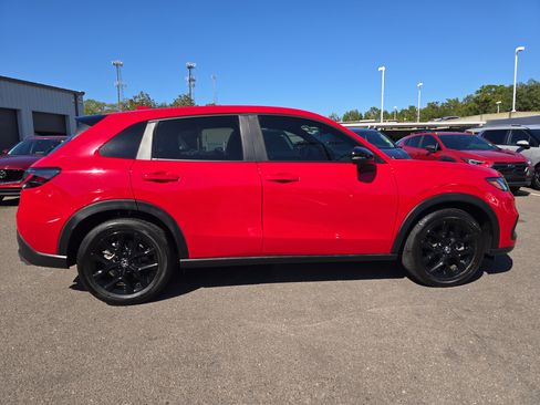 Used 2024 Honda HR-V Sport image 9