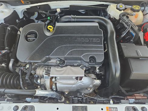 Used 2023 Chevrolet Malibu LT FWD image 29