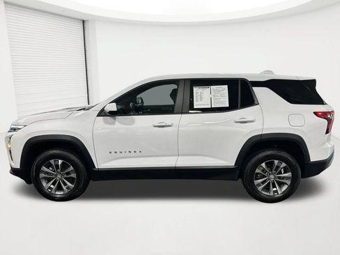 Used 2026 Chevrolet Equinox LT AWD/4WD image 8