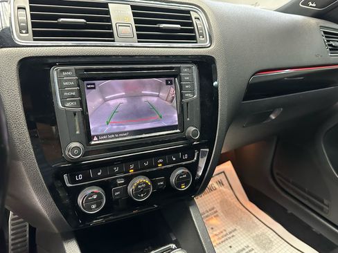 Used 2017 Volkswagen Jetta GLI FWD image 18