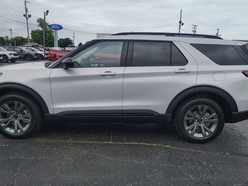 New 2026 Ford Explorer Active w/ Active Comfort Package AWD/4WD image 5