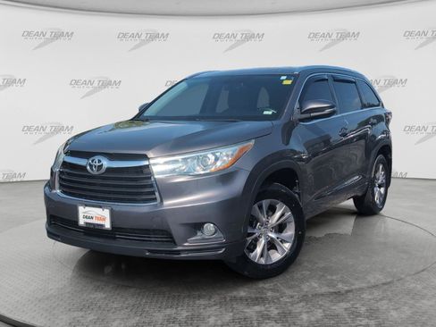 Used 2015 Toyota Highlander XLE AWD/4WD image 3