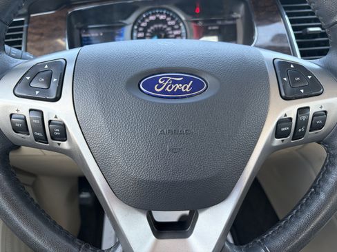 Used 2015 Ford Taurus Limited FWD image 20