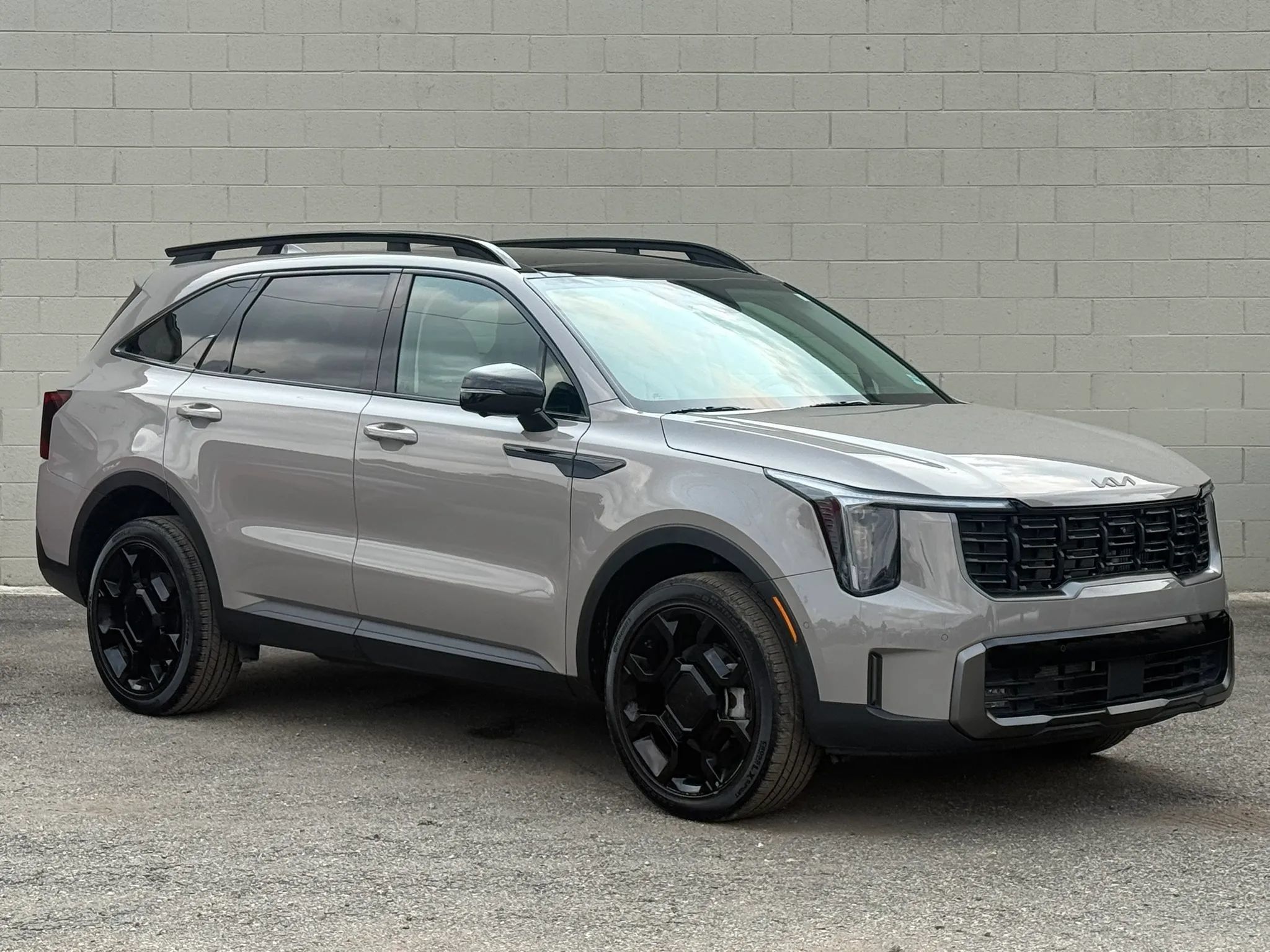 Used 2025 Kia Sorento SX AWD/4WD image 16