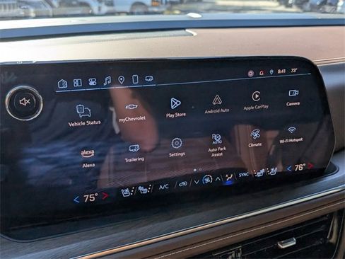 Used 2025 Chevrolet Suburban High Country image 22