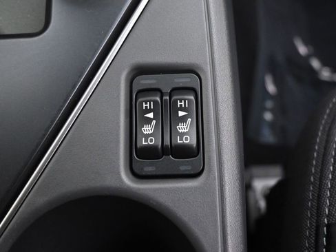 Certified 2025 Subaru Crosstrek 2.0i Premium image 32