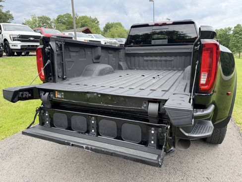 Used 2020 GMC Sierra 3500 Denali w/ Denali Ultimate Package AWD/4WD image 8