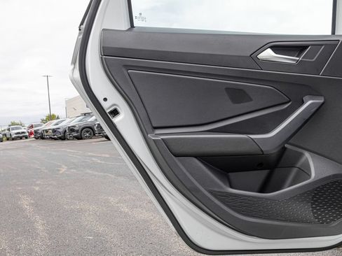 Used 2023 Volkswagen Jetta SE w/ Panoramic Sunroof Package FWD image 30