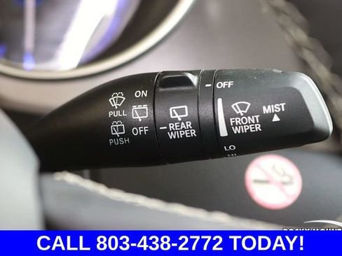 Used 2024 Chrysler Pacifica Touring-L FWD image 25