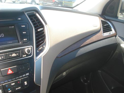 Used 2017 Hyundai Santa Fe Sport AWD/4WD image 29