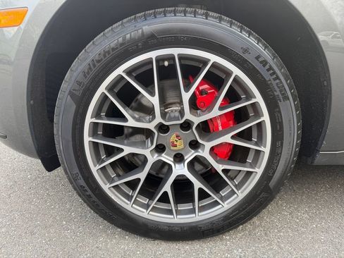 Used 2015 Porsche Macan Turbo image 26