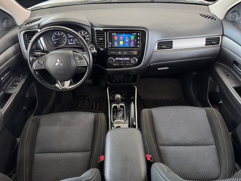 Used 2017 Mitsubishi Outlander SE FWD image 10