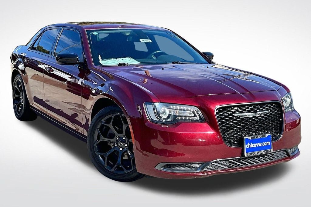 Used 2019 Chrysler 300 Touring w/ Sport Appearance Package RWD image 11