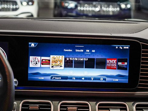 Used 2025 Mercedes-Benz GLS 450 4MATIC image 14