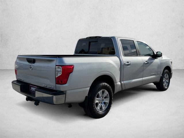 Used 2018 Nissan Titan SV AWD/4WD image 5