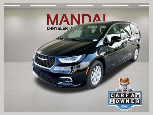 Used 2025 Chrysler Pacifica Select FWD image 1