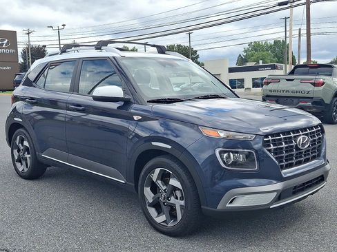 Certified 2023 Hyundai Venue Limited FWD image 3