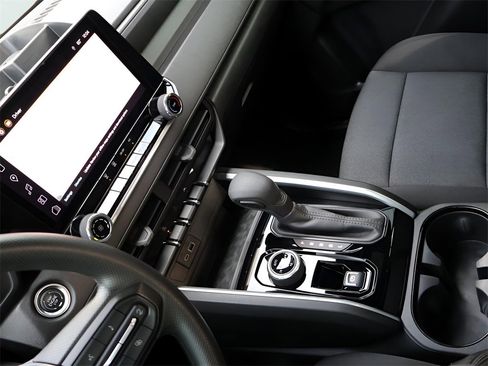 Used 2024 Chevrolet Colorado Trail Boss w/ Technology Package image 20