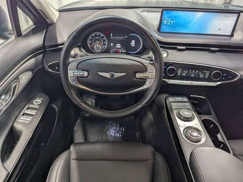 Used 2024 Genesis GV70 2.5T AWD/4WD image 7