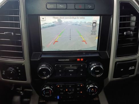 Used 2019 Ford F250 Lariat w/ Lariat Ultimate Package AWD/4WD image 9