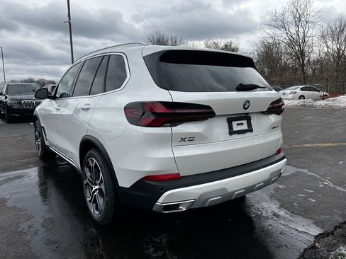 New 2026 BMW X5 xDrive50e image 9
