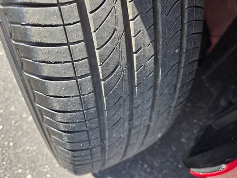 Used 2013 Ford Fiesta SE w/ Moon & Mood Pkg FWD image 29
