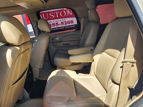 Used 2013 Cadillac Escalade Luxury AWD/4WD image 11