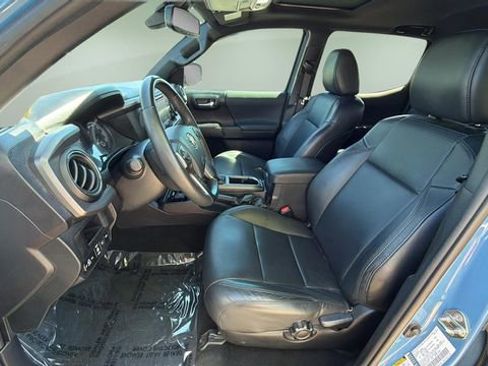 Used 2019 Toyota Tacoma TRD Sport image 19