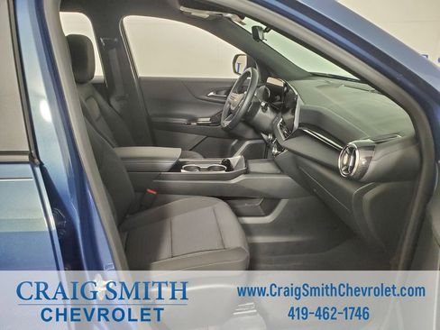 Used 2025 Chevrolet Equinox LT w/ Safety and Technology Package image 14