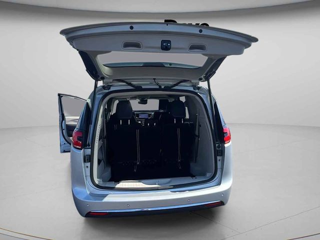 Used 2024 Chrysler Pacifica Touring-L FWD image 26