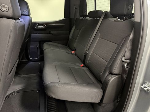 Used 2025 Chevrolet Silverado 1500 LT Trail Boss w/ Convenience Package II AWD/4WD image 17