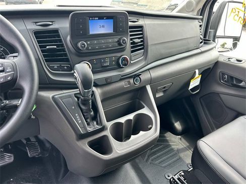 New 2025 Ford Transit 250 148 Medium Roof image 15