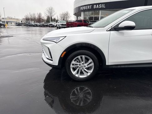 New 2026 Buick Envista Preferred w/ Convenience I Package image 5