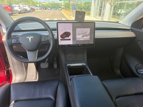 Used 2021 Tesla Model Y Long Range AWD/4WD image 31