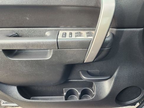 Used 2011 GMC Sierra 3500 SLE w/ SLE Preferred Package image 11