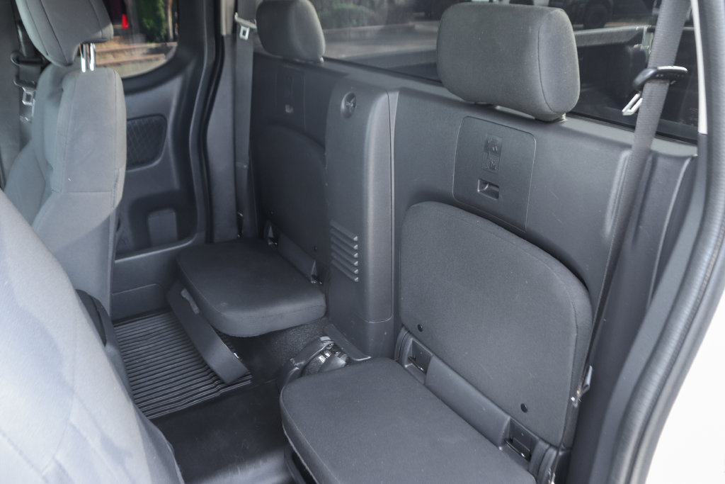 Used 2024 Nissan Frontier S w/ Technology Package RWD image 21