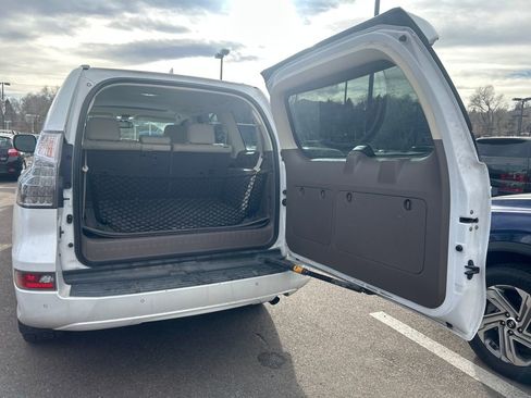 Used 2019 Lexus GX 460 image 38