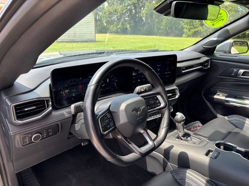 Used 2025 Ford Mustang Premium RWD image 15