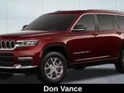 Used 2023 Jeep Grand Cherokee Limited w/ Black Appearance Package