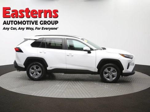 Used 2022 Toyota RAV4 XLE AWD/4WD image 45