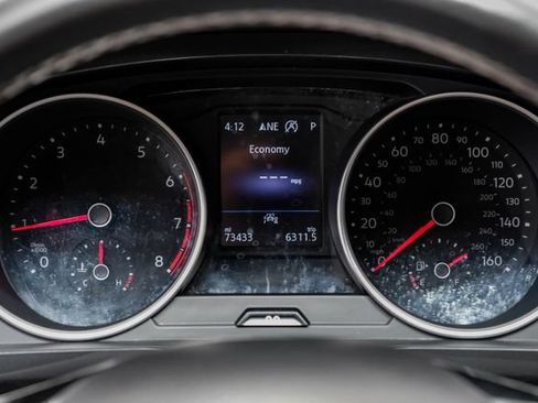 Used 2021 Volkswagen Tiguan SEL FWD image 22