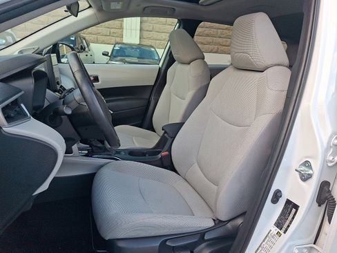 Used 2023 Toyota Corolla Cross LE image 13